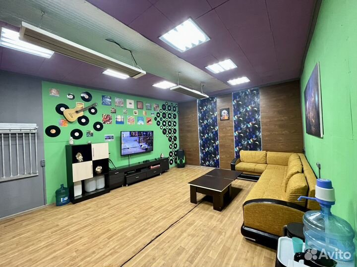 Пой караоке, ори в микрофон, никто не услышит