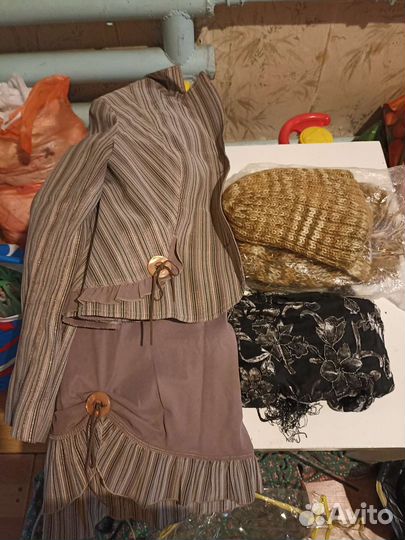 Женский шарф, костюм