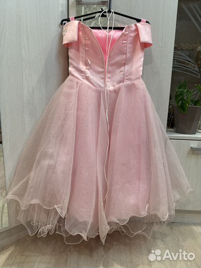 Платье праздничное на девочку 134 140