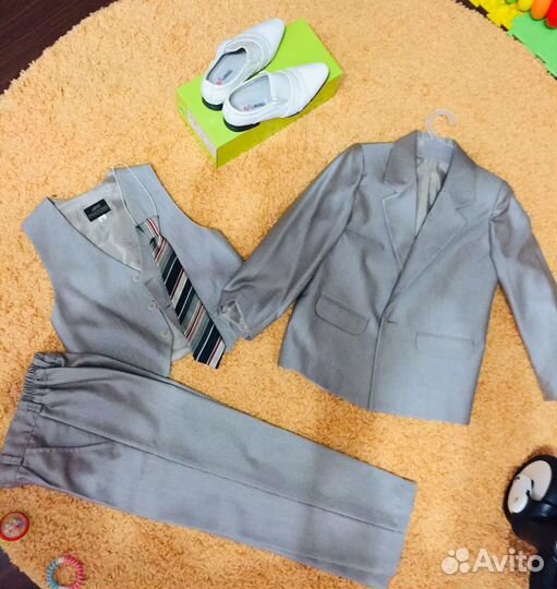 Костюм и туфли