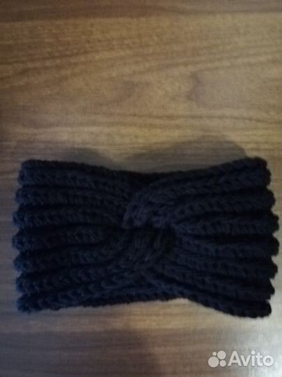Женская вязаная повязка