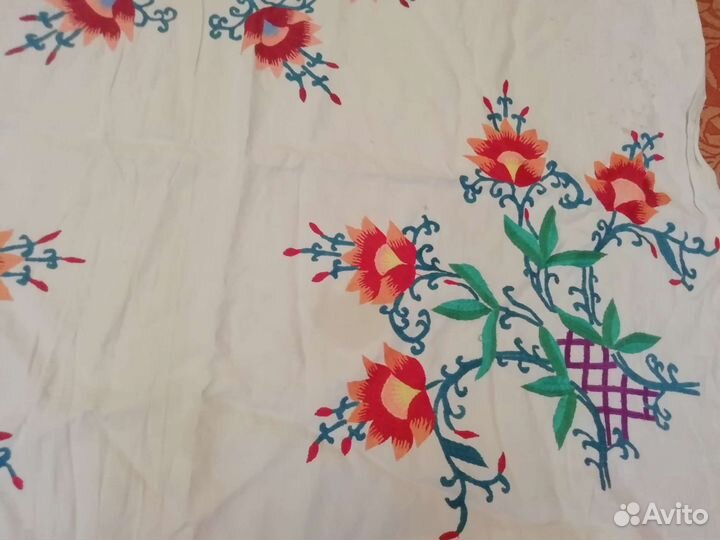 Скатерть с ручной вышивкой винтаж СССР