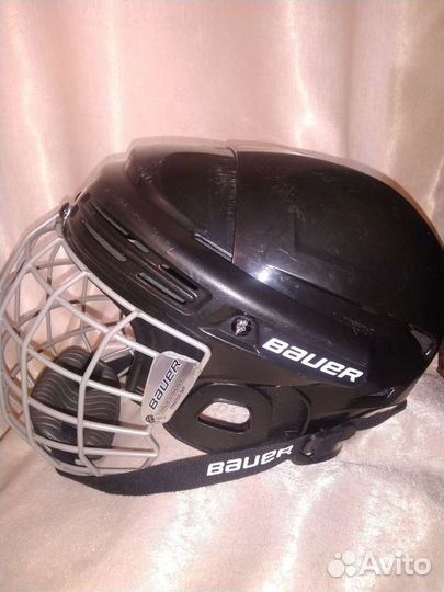 Хоккейный шлем