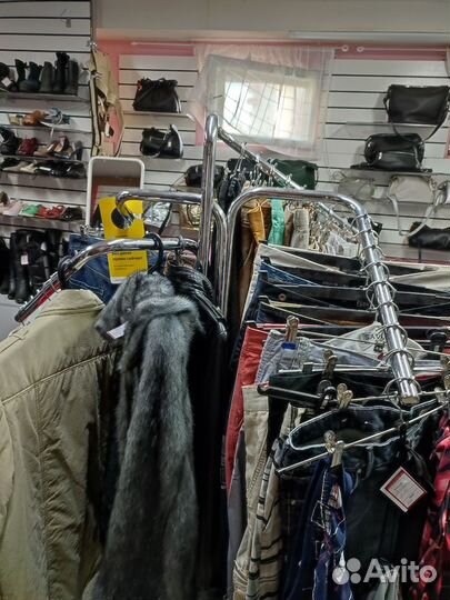 Вешалка напольная металлическая