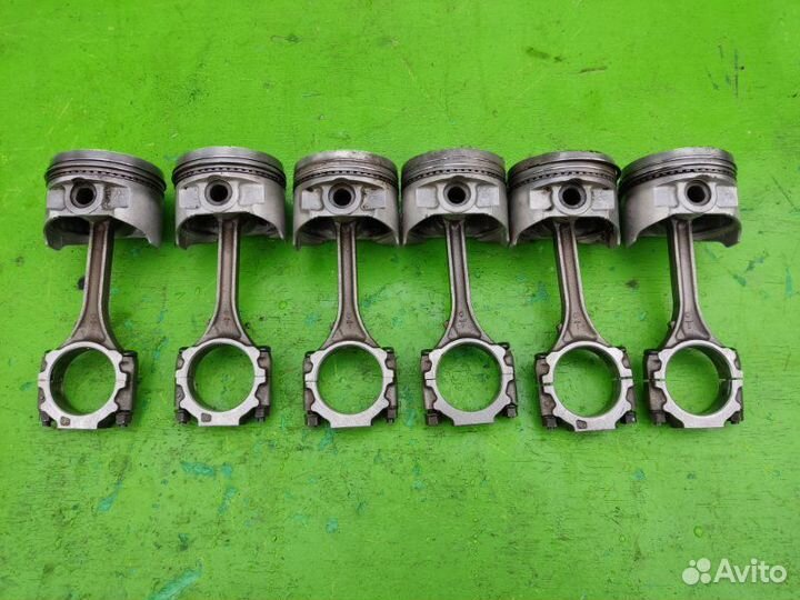 Поршень с шатуном Mitsubishi Galant E5 1993-1997