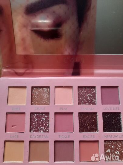 Палетка теней Nude Caiji 18 цв. + ср-во для ресниц