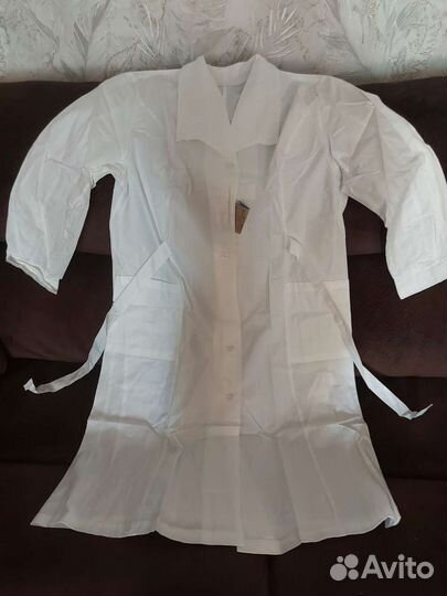 Белый медицинский халат
