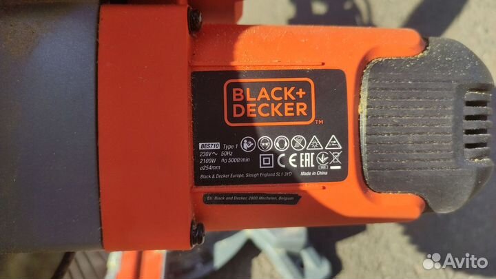 Торцовочная пила Black & Decker bes 710