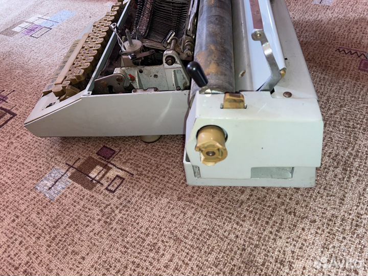 Печатная пишущая машинка