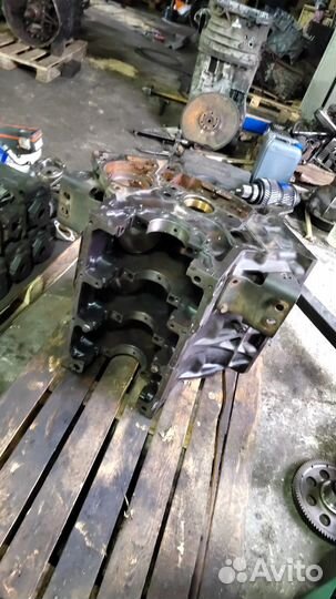 Блок цилиндров мерседес акторс 2006г.в. om501la