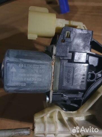 Мотор привода стеклоподъемника Discovery 5