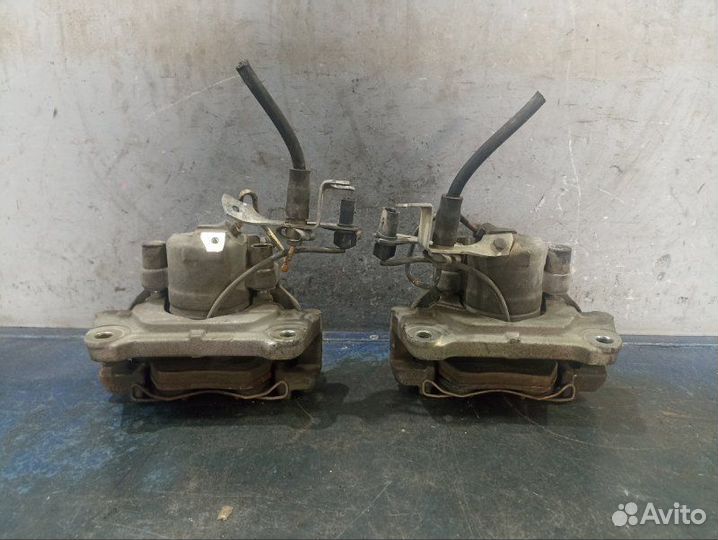 Комплект передних тормозов Audi A4 B7