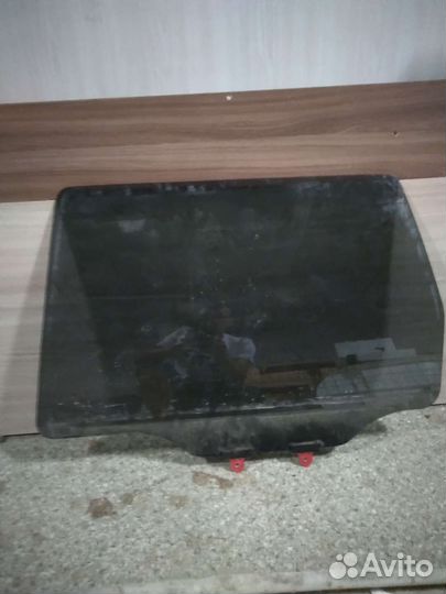 Стекло задней левой двери Митсубиси аутлендер