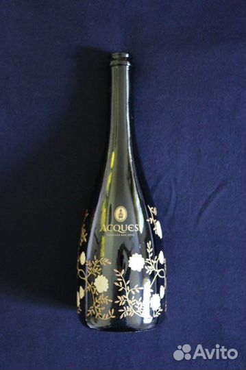 Бутылка стеклянная от шампанского с цветами