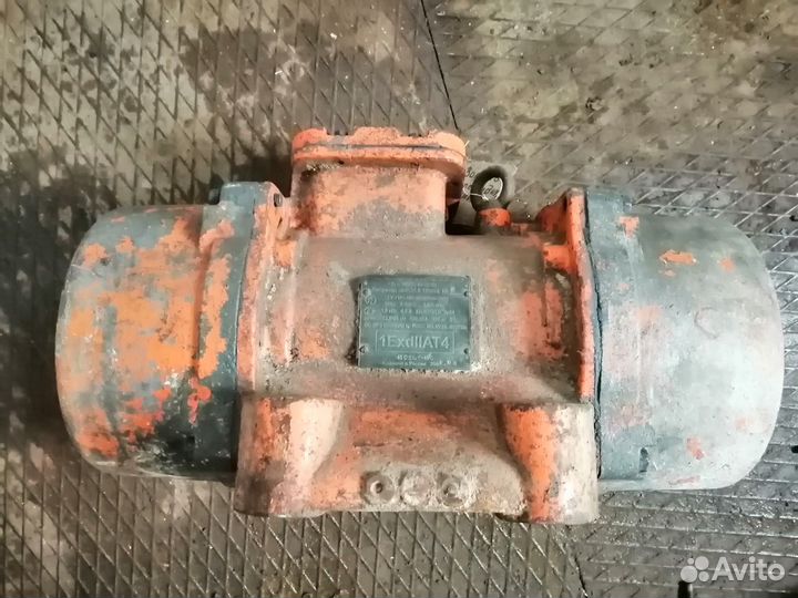 Вибратор эвв-25.0-1500 У2
