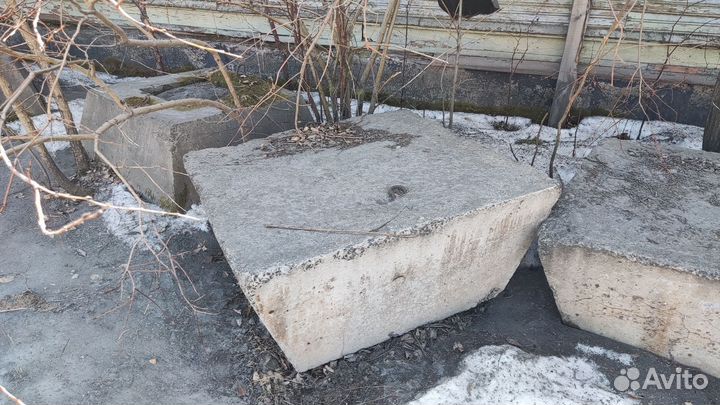 Бетонные блоки б/у