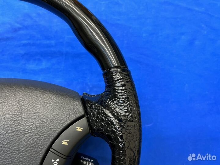 Анатомический руль с черной косточкой Cruiser 100