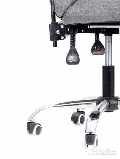 Офисное компьютерное кресло тканевое