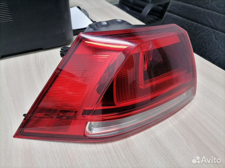 Задний левый фонарь VW Golf 7 2013-2017