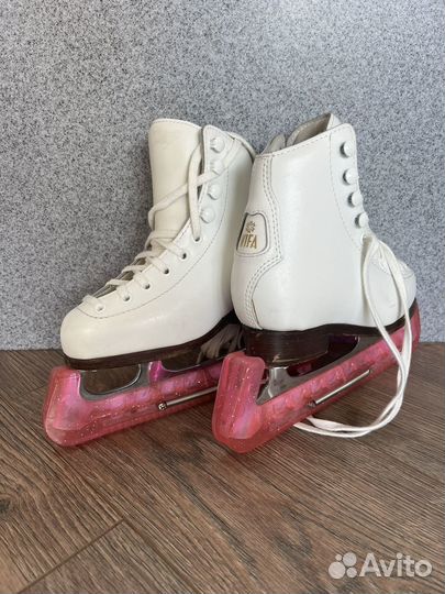 Коньки профессиональные