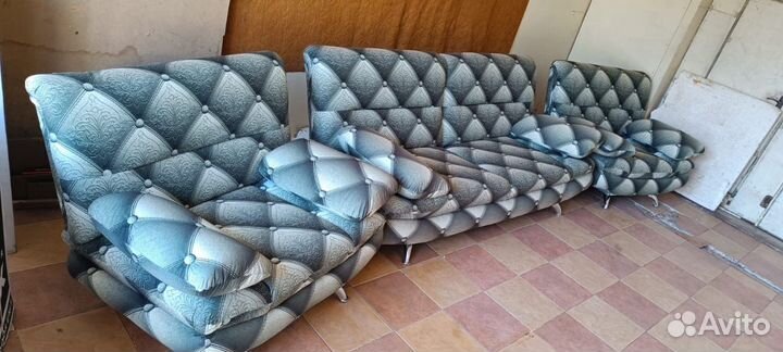 Диван и 2 кресла комплект бу в новой перетяжке
