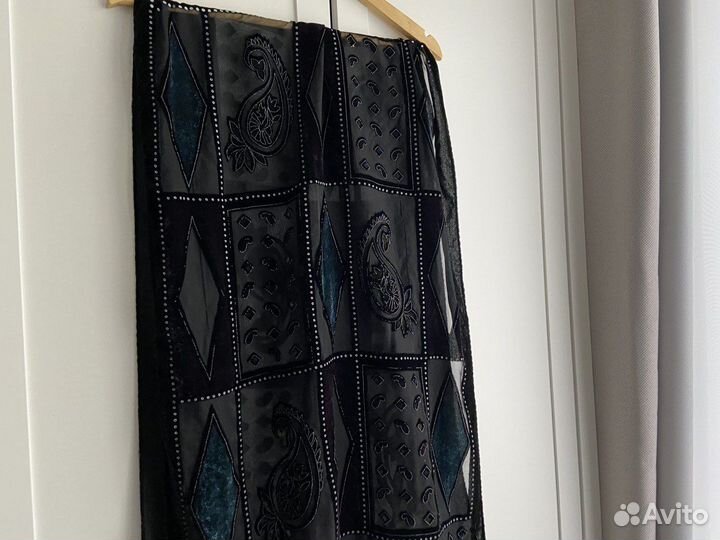 Палантин женский чёрный с бахромой лёгкий