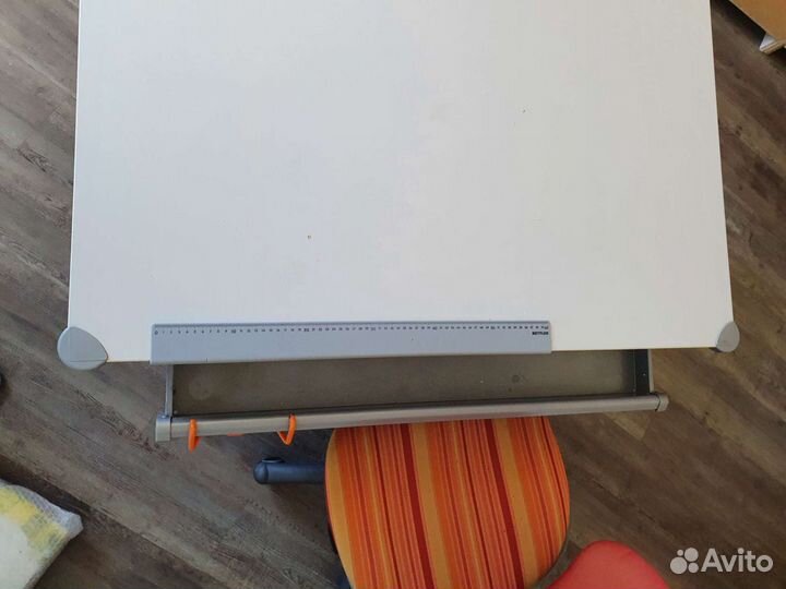 Растущая парта для школьника Германия