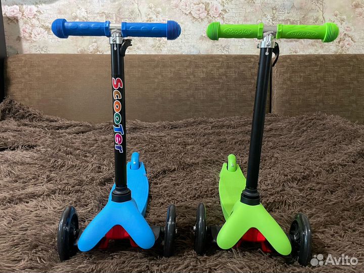 Самокат детский трехколесный новый