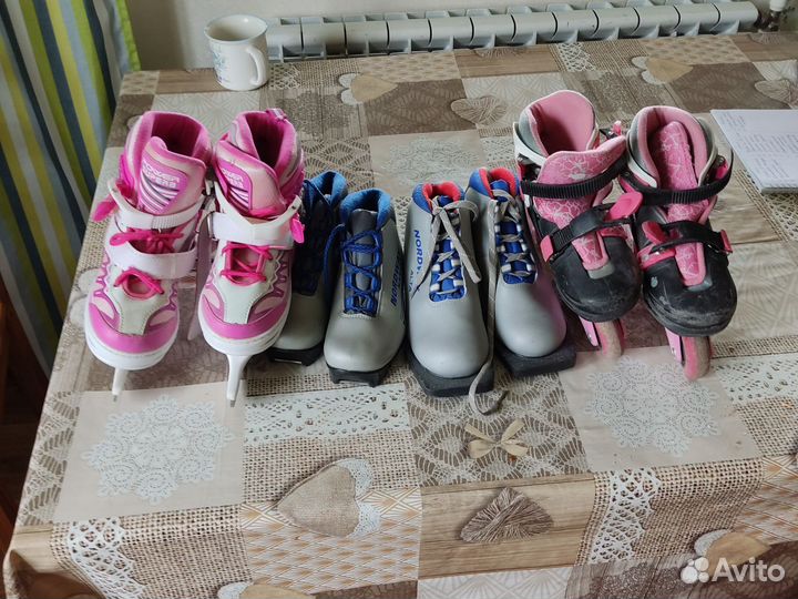 Лыжные ботинки, коньки, ролики