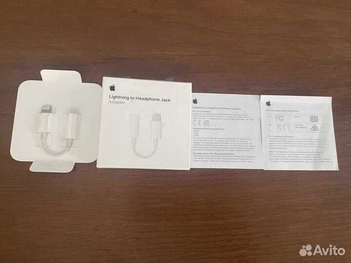 Адаптер Lightning to Headphone Jack