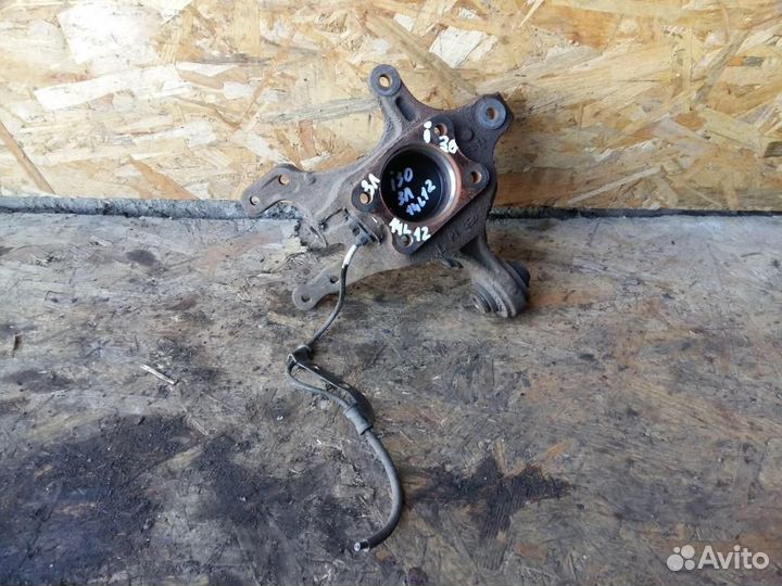 Кулак задний левый Hyundai i30 2007-2012