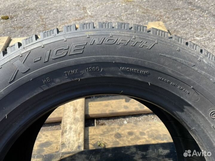 Michelin X-Ice North 215/65 R16