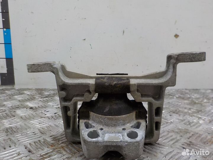 Опора двигателя на Ford Focus II