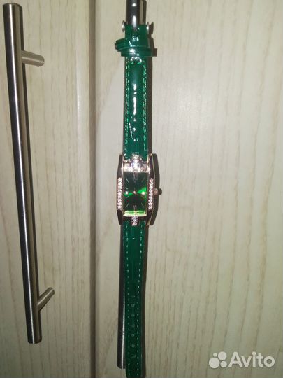 Часы наручные женские