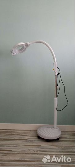 Лампа лупа напольная