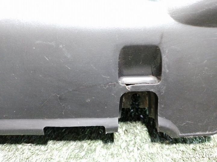 Декоративная крышка двигателя Toyota Corolla