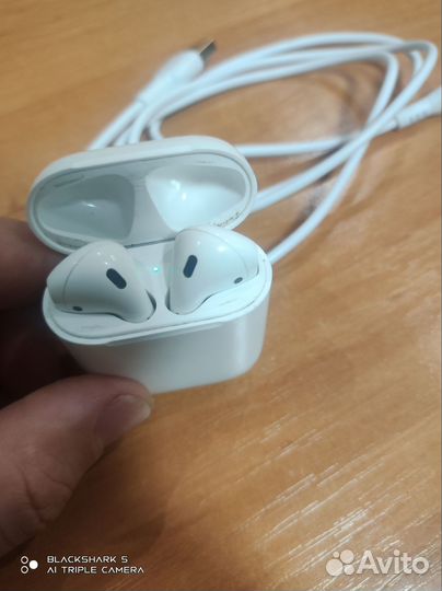 Беспроводные наушники apple airpods