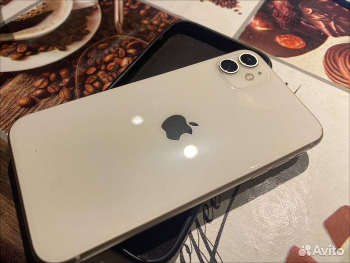 iPhone 11, 64 ГБ
