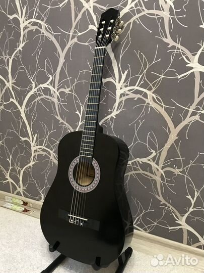 Клаасическая гитара 7/8 черного цвета