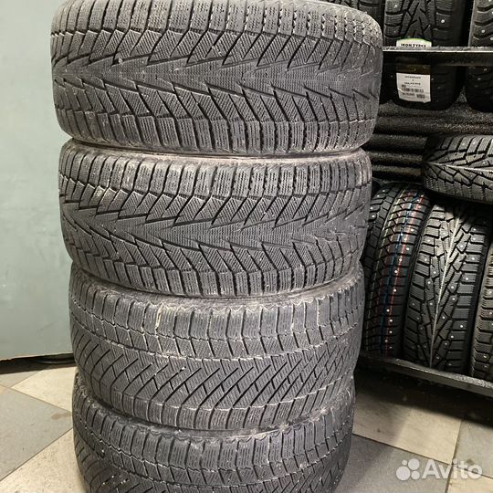 Hankook Winter I'Cept iZ 2 W616 255/40 R19 100T
