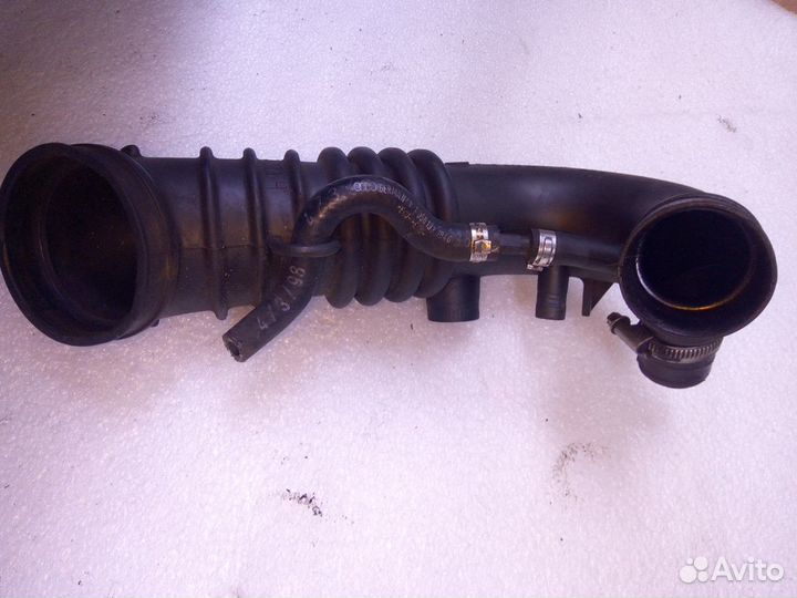 Патрубок воздушного фильтра A4 Passat B5 1.8T