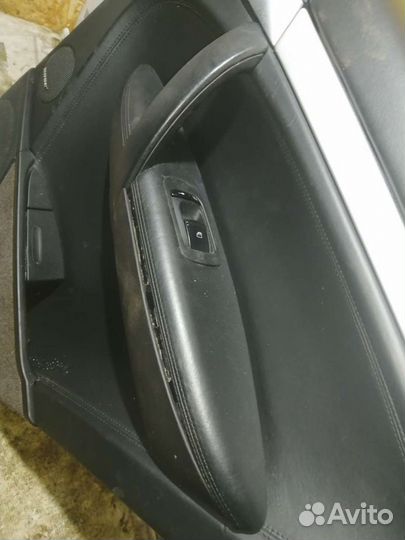 Обшивка задней левой двери Porsche Cayenne 955