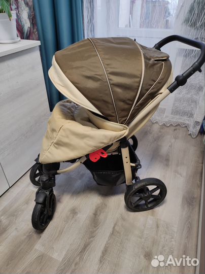 Коляска прогулочная
