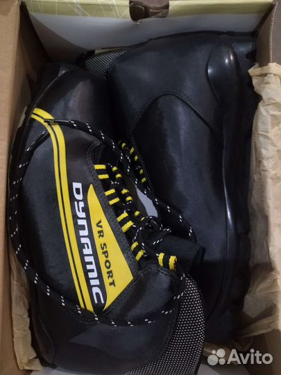 Лыжные ботинки