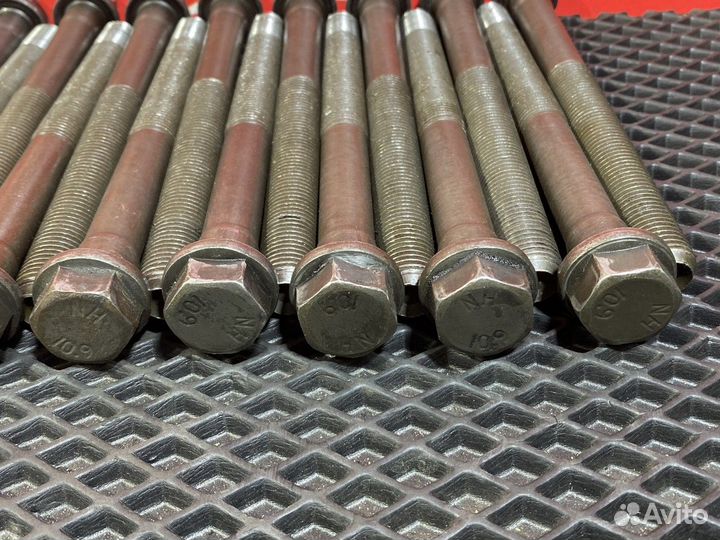 Комплект болтов ГБЦ 2018г Daf XF106