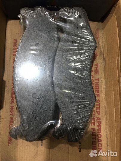 Колодки тормозные передние raybestos pgd203m