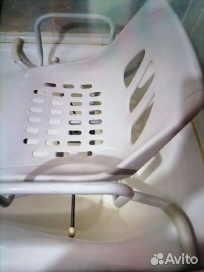 Кресло на ванну для инвалидов