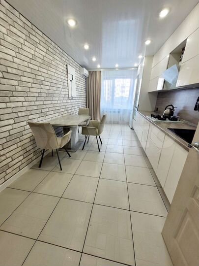 3-к. квартира, 80 м², 1/10 эт.