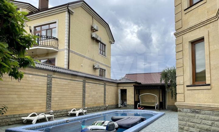 Дом 340 м² на участке 10 сот.