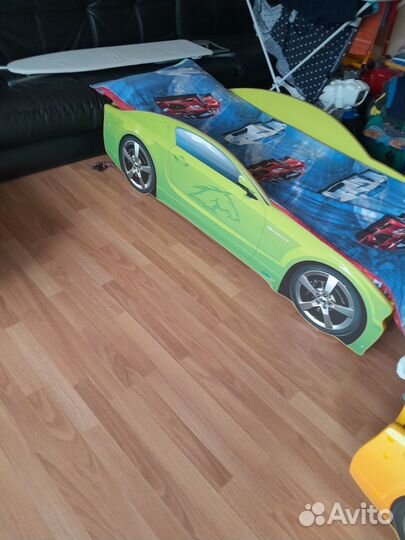 Детская кровать машинка с матрасом